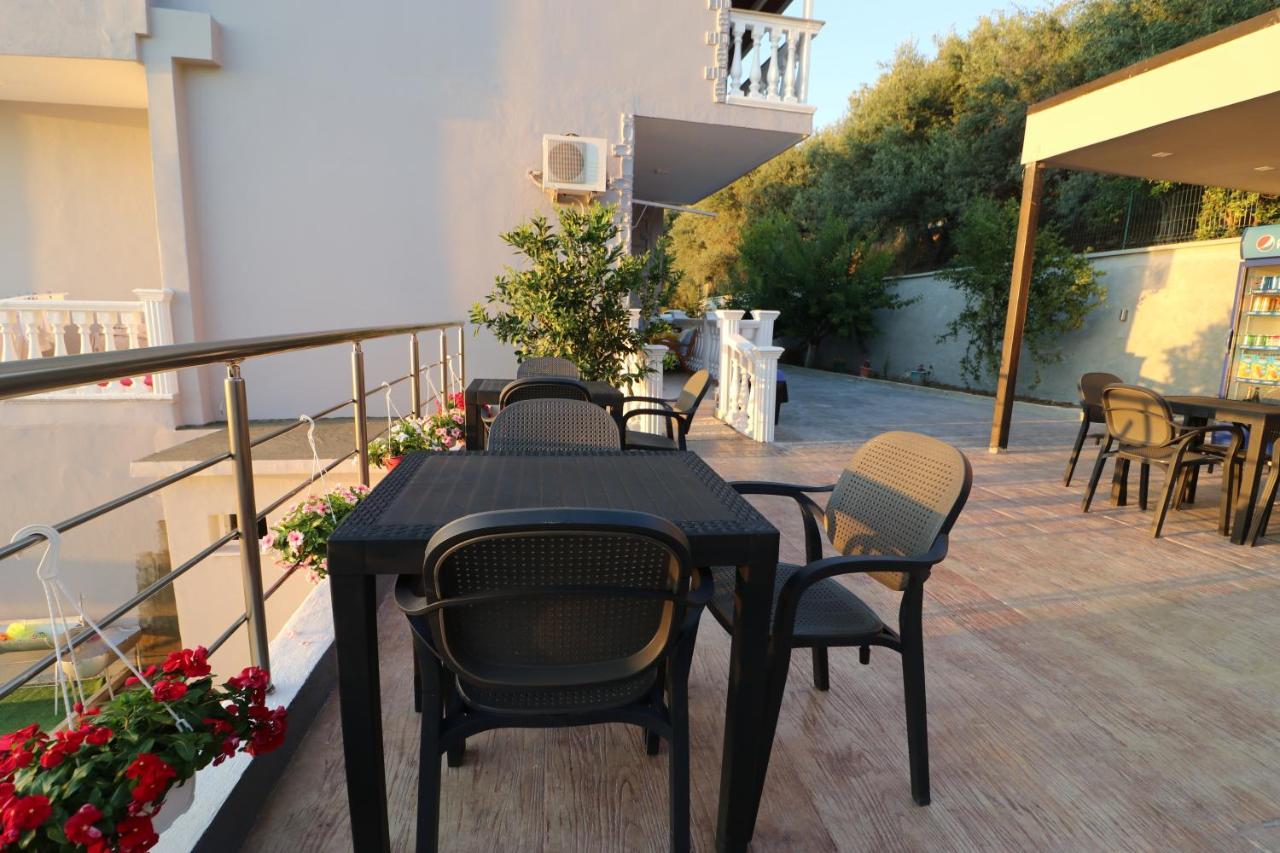 Vila Elarad Vlorë Buitenkant foto
